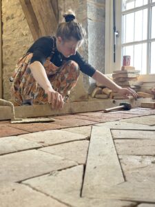 𝘛𝘦́𝘮𝘰𝘪𝘨𝘯𝘢𝘨𝘦 𝘥𝘦 𝘔𝘢𝘵𝘩𝘪𝘭𝘥𝘦 𝘦́𝘵𝘶𝘥𝘪𝘢𝘯𝘵𝘦